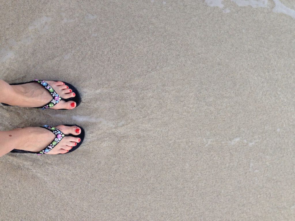 Bella Travel Toes in the Sand